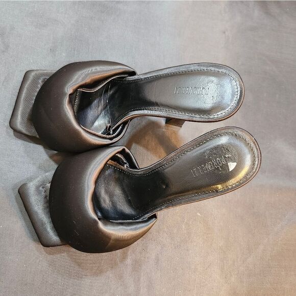 BRAND NEW FOREVER 21 SQUARE TOE SATIN THICK STRAP WOMEN'S SANDAL - Picture 3 of 15
